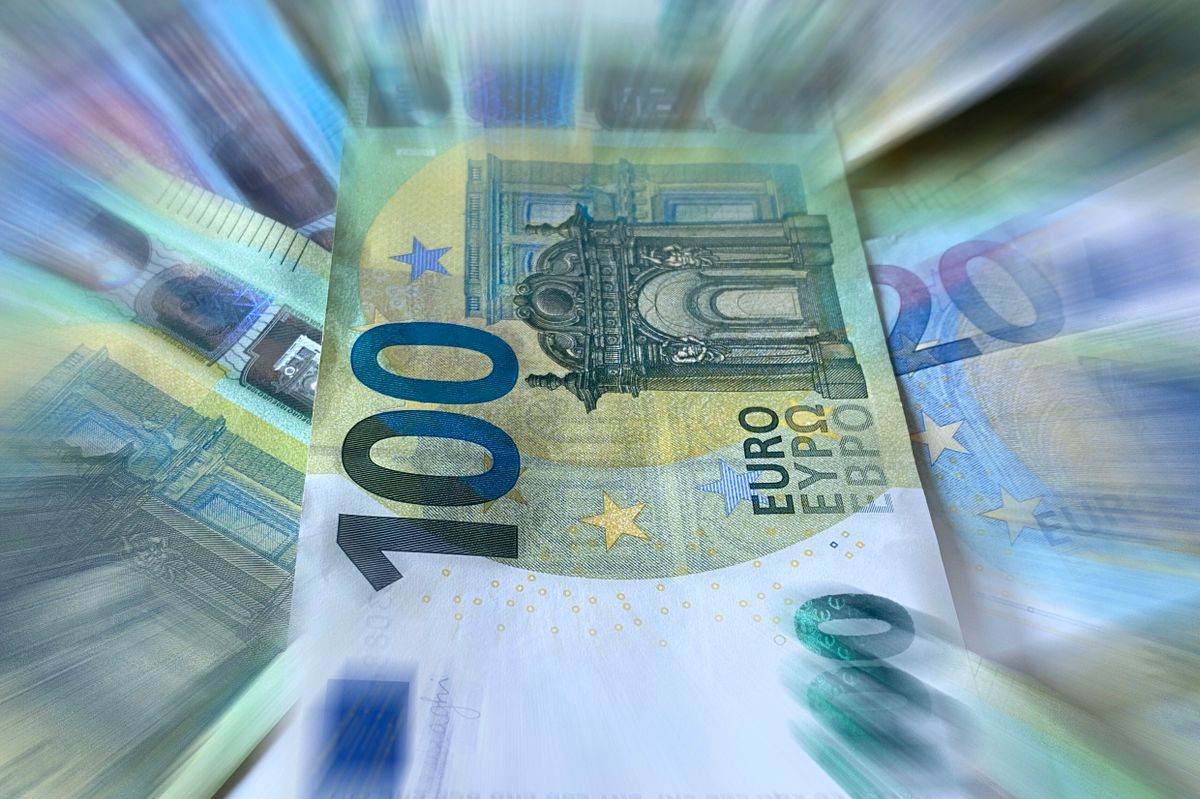 A nemzetgazdasági minisztérium közölte: nemsokára nagyobb devizakötvényt bocsát ki az ország