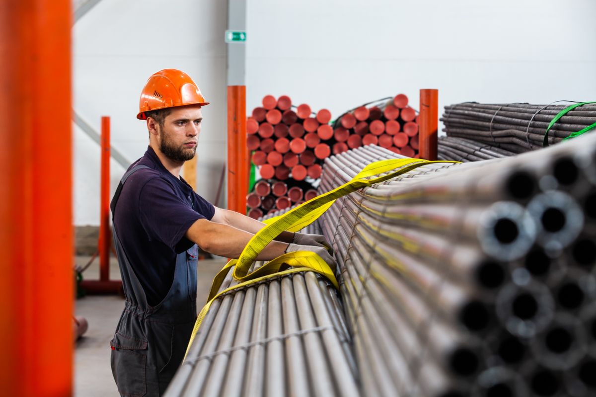 orosz Podolsk,,Moscow,Province,-,August,02,,2021:,Pipes,Warehouse.worker,Install