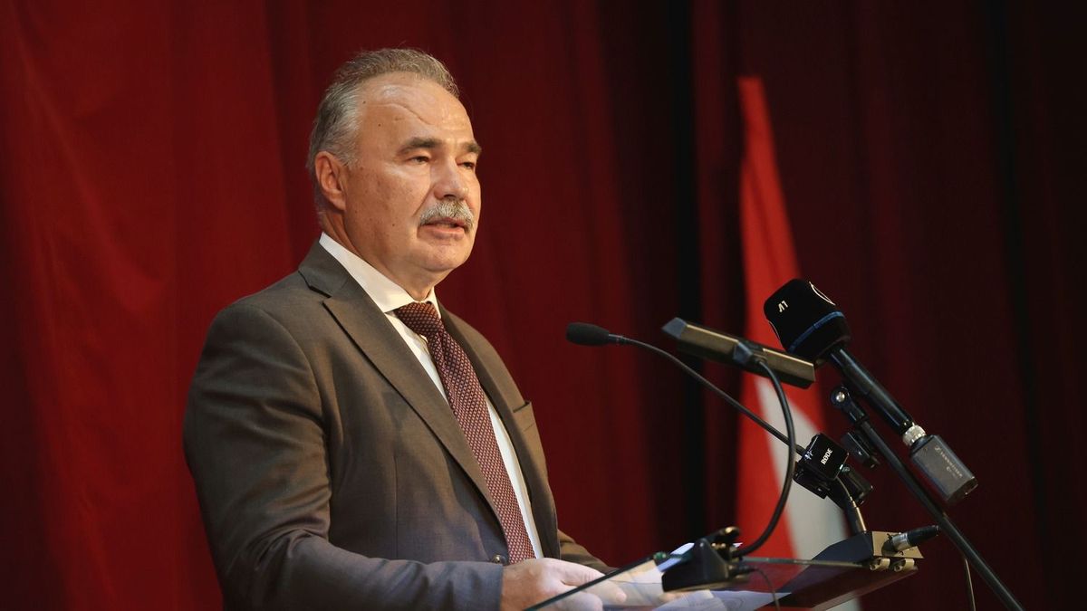 Nagy István nekiszegezte az egymillió forintos kérdést Brüsszelnek: kinek az érdekében megy szembe a gazdák akaratával? 