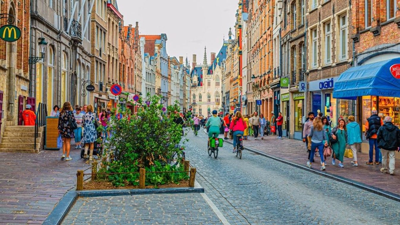 Kő kövön nem marad – szétlopják a világörökség részét képező várost a turisták Kép