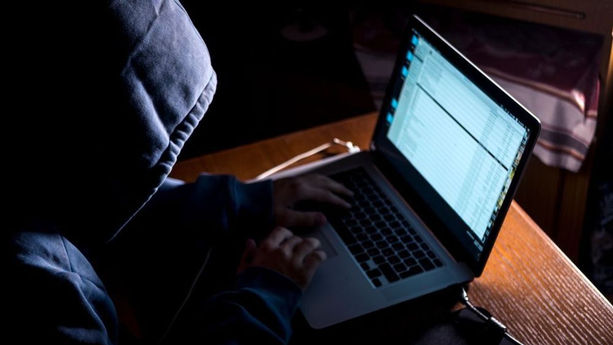 Fiatalokra leselkedő veszélyek az online térben – akár a zsebpénz is bánhatja a rossz helyre kattintást 