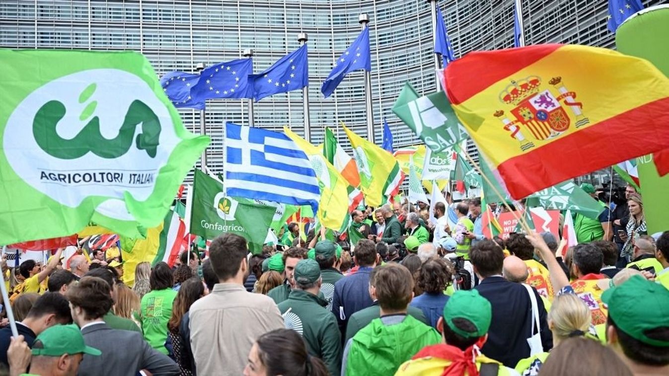 Farmers protest in front of EU institutions in Brussels európai gazdák