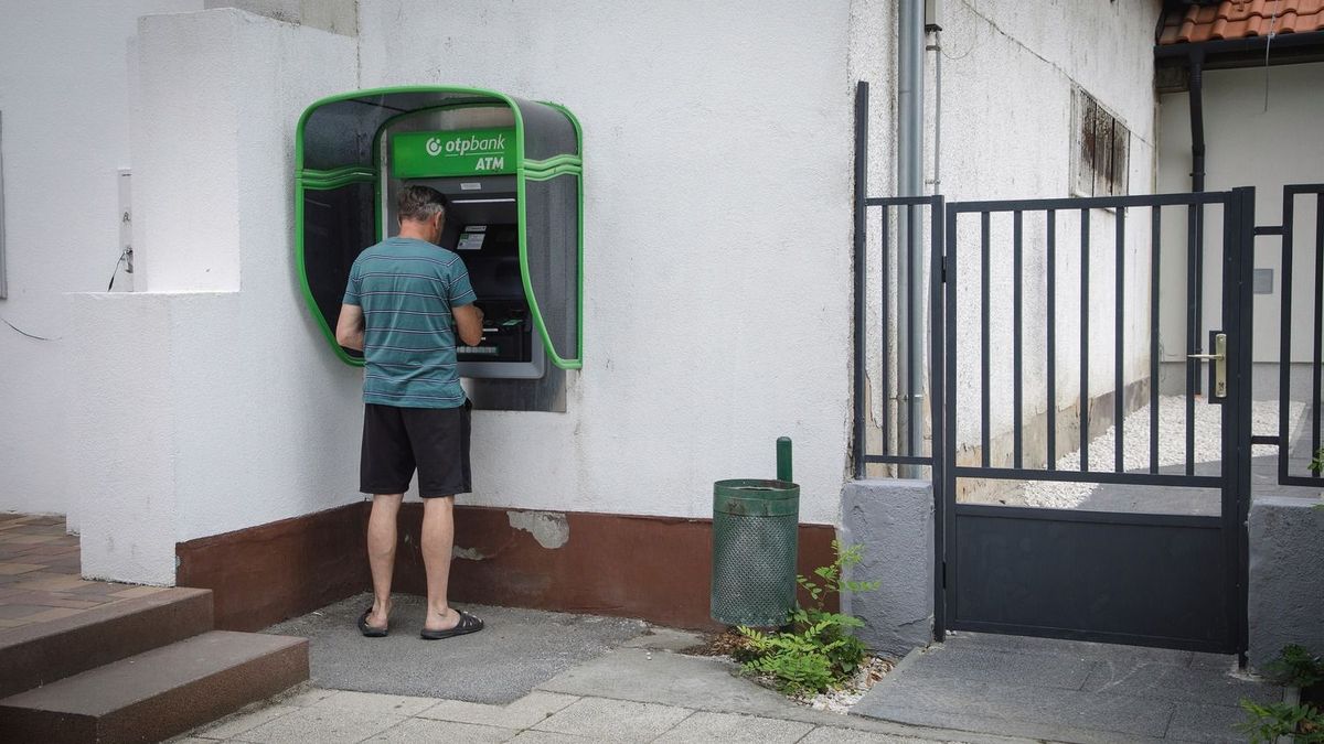 Gyorsan szorul ki a készpénz Magyarországon, bővült az elektronikus fizetési forgalom 