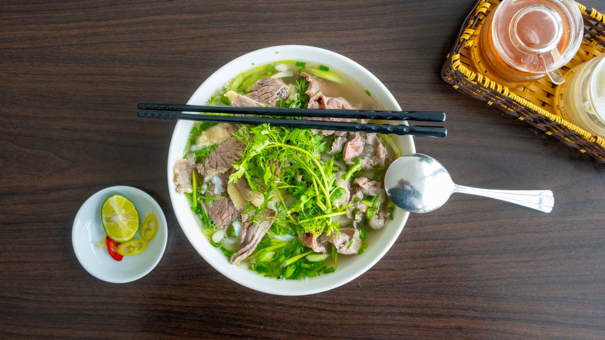 Vietnam center traditional soup pho leveskocka