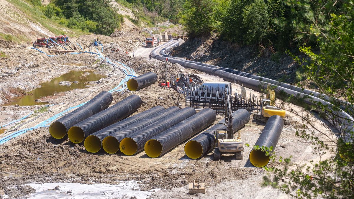 Parajd: nehezen halad a Korond-patak elterelése 