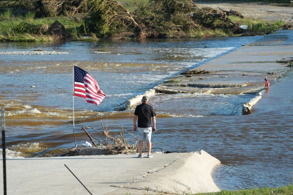 Residents return to Guadalupe River after floodwaters recede in Texas
