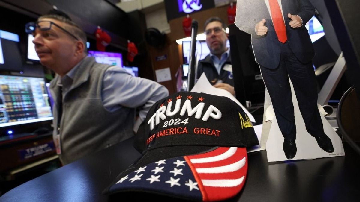 Felfelé araszol a részvénypiac az amerikai munkaerőpiaci adatokra és Trump adócsomagjára várva 
