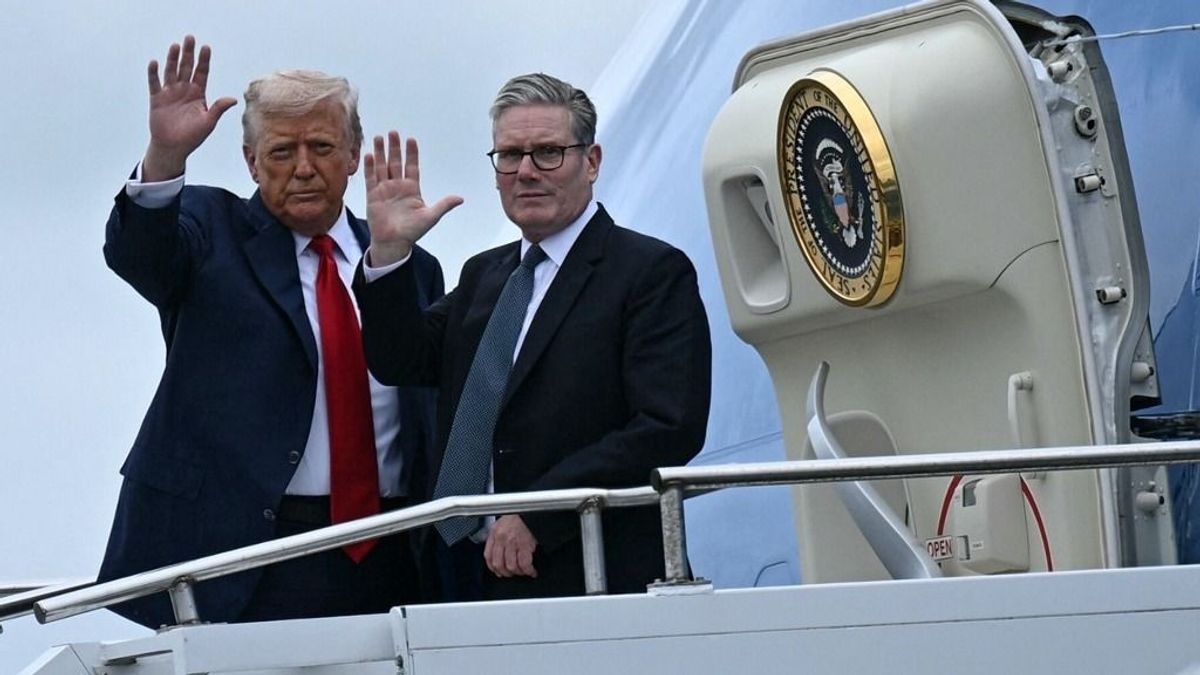 Trump megmondta Starmernek, hogy verheti meg Farage-t – mintha Orbánt idézte volna