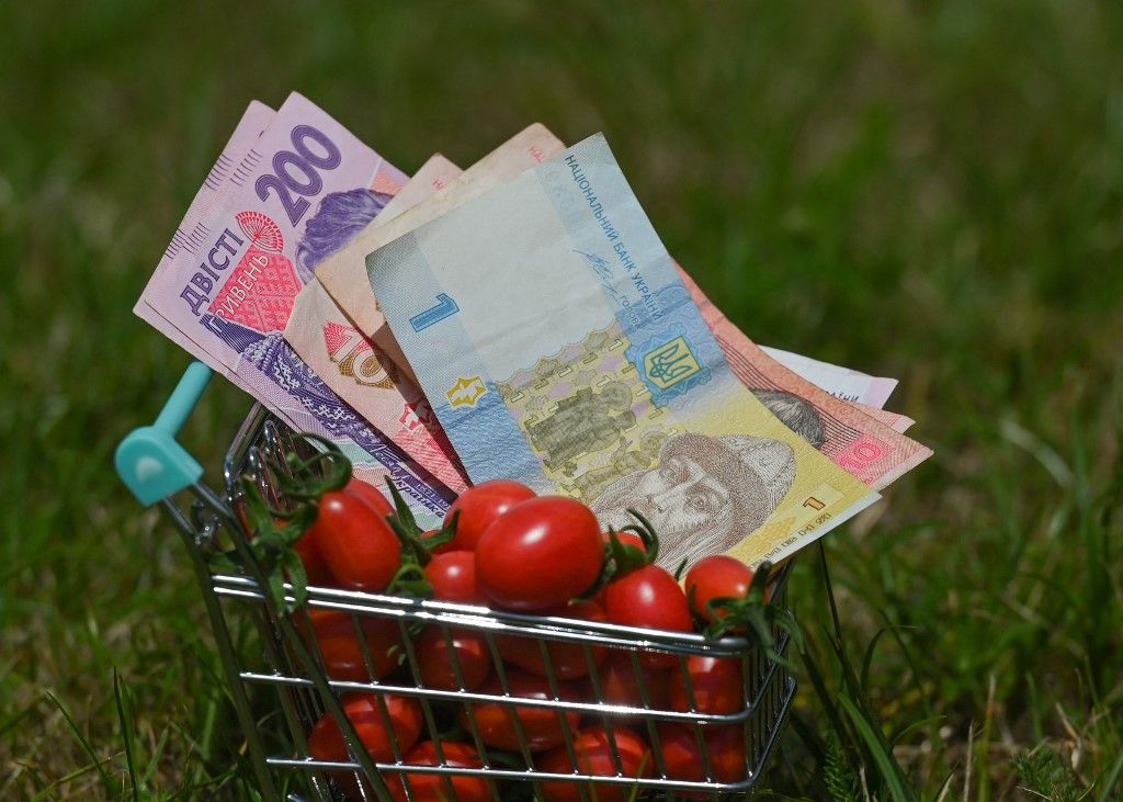 Polish Economy Is Heading Into Stagflation Ukrajna emeli a minimálbért – néhány ezer forinttal
