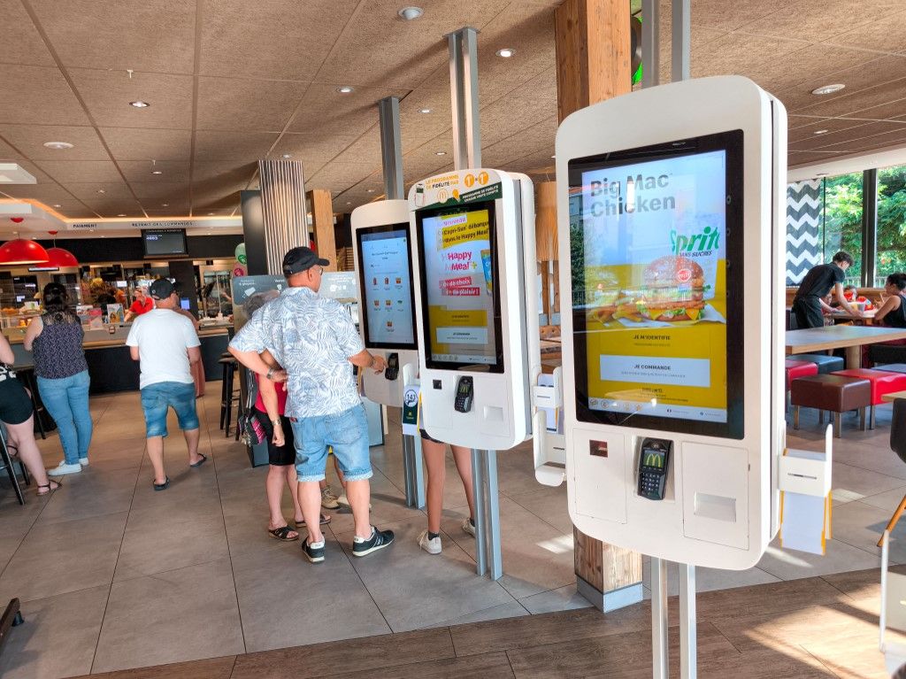 FRANCE-ECONOMY-FOOD-MC DONALDS