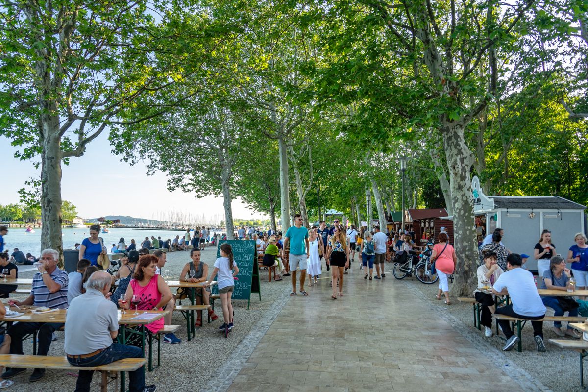 turizmus Balatonfured,,Hungary,,06.10.2019,:,Fish,Ad,Wine,Festival,At,Lake