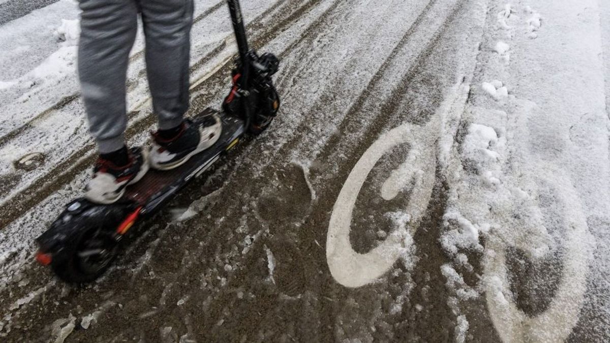 Az osztrákok meglépik: kötelező lesz a sisak az e-rolleren 