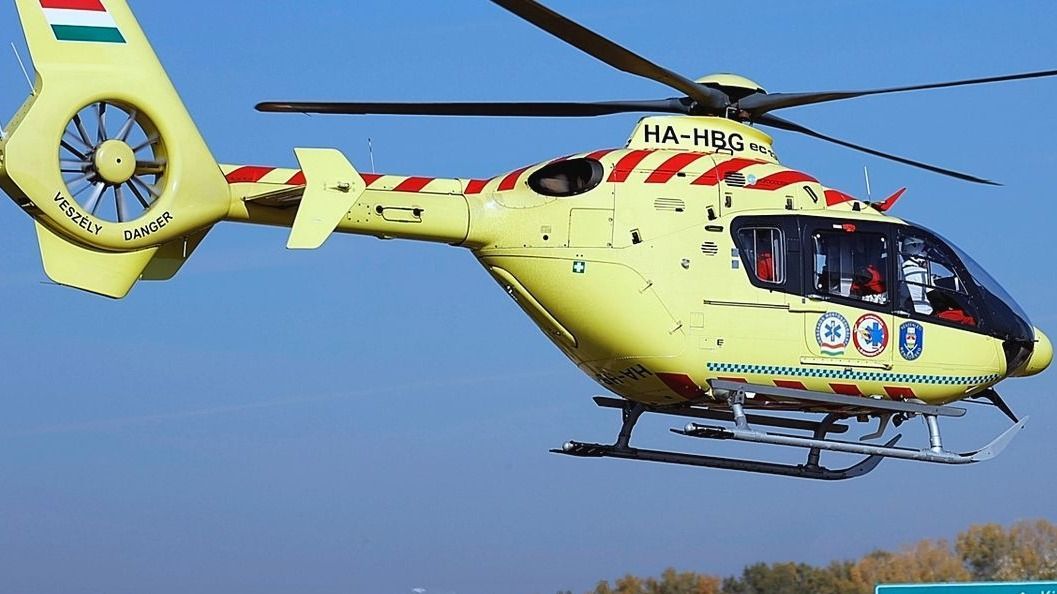 mentőhelikopter
Túrkevei strand