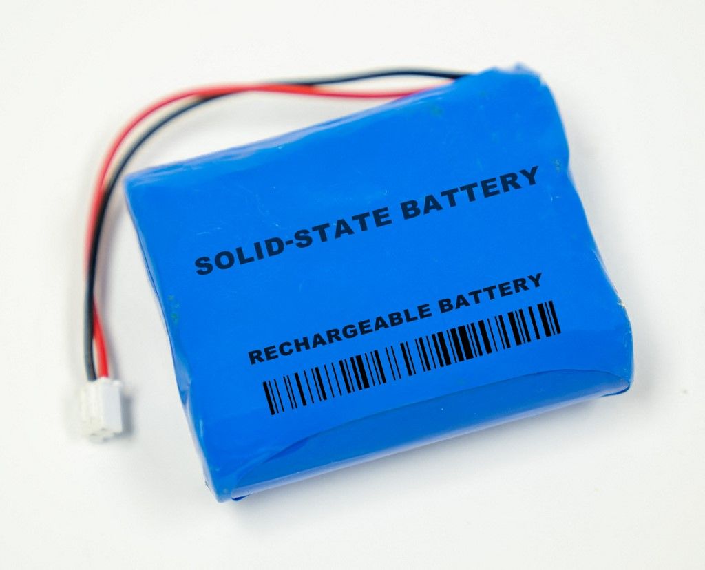 szilárdtest-akkumulátor Solid-state battery