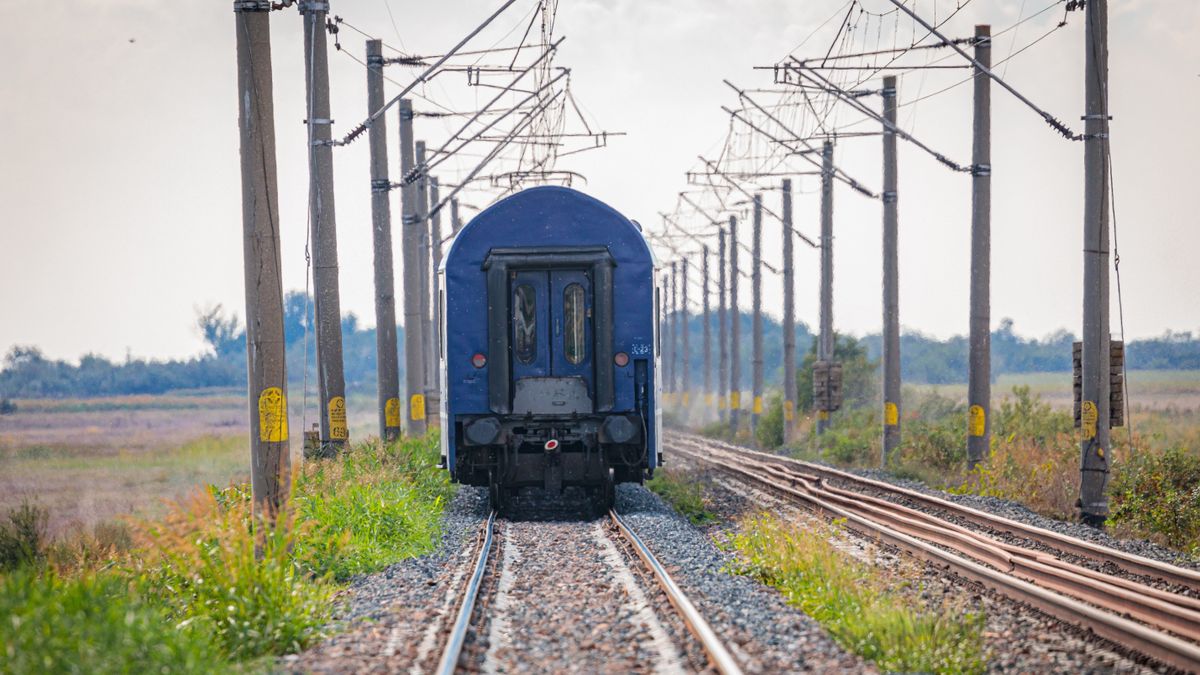 Útközben elhagyta a mozdony az utasokkal teli vagonokat, csak az állomáson vették észre 