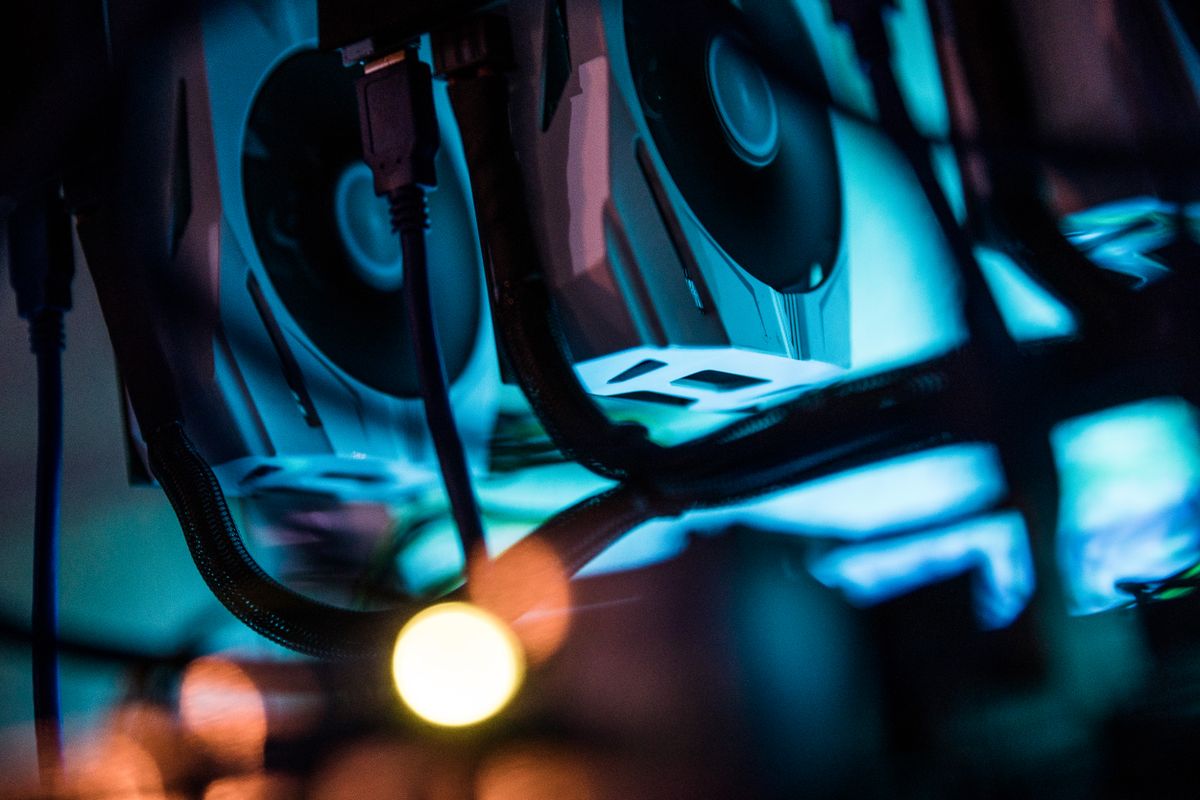 málta Inside a 'mining rig' computer, used to mine cryptocurrency, Malta