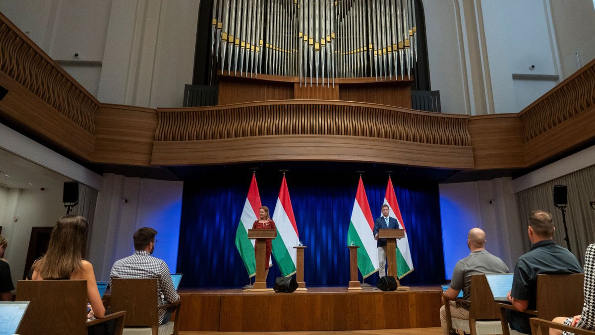 Csütörtökön kormányinfó Gulyás Gergellyel és Vitályos Eszterrel - bőven lesz téma 