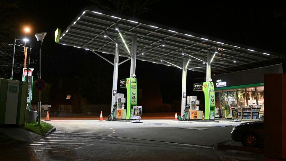 Üzemanyagárak: teljesült a kormány elvárása a háború ellenére is 
