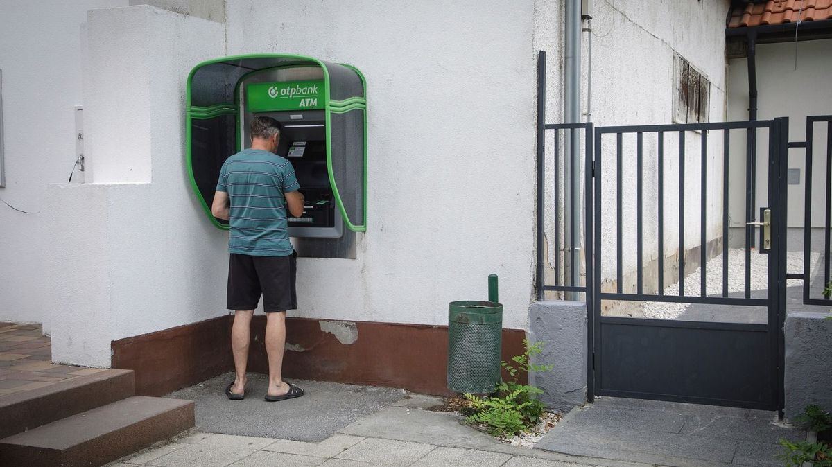 20250715_atm_002_VZ Gyorsan szorul ki a készpénz Magyarországon, bővült az elektronikus fizetési forgalom