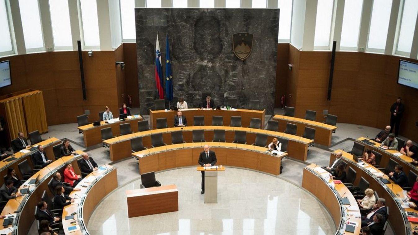 Nem lesz népszavazás a védelmi kiadásokról Szlovéniában Kép