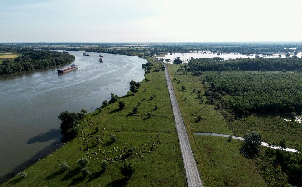 duna-delta turistahajó