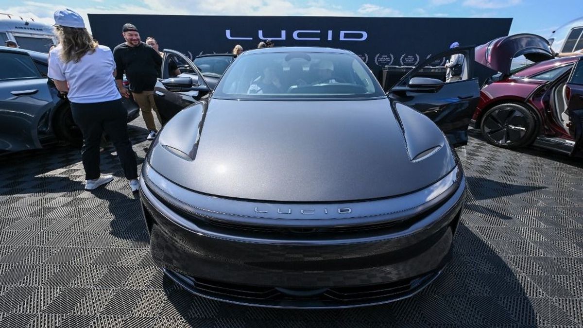 Lucid-szárnyalás: új rekord az amerikai luxus-EV-gyártónál – közben a Tesla zuhan! 