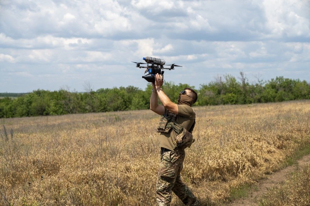 Fiber-optic drone training in the Donetsk region Ukrajna amerikai cégekkel közösen építene drónhadsereget