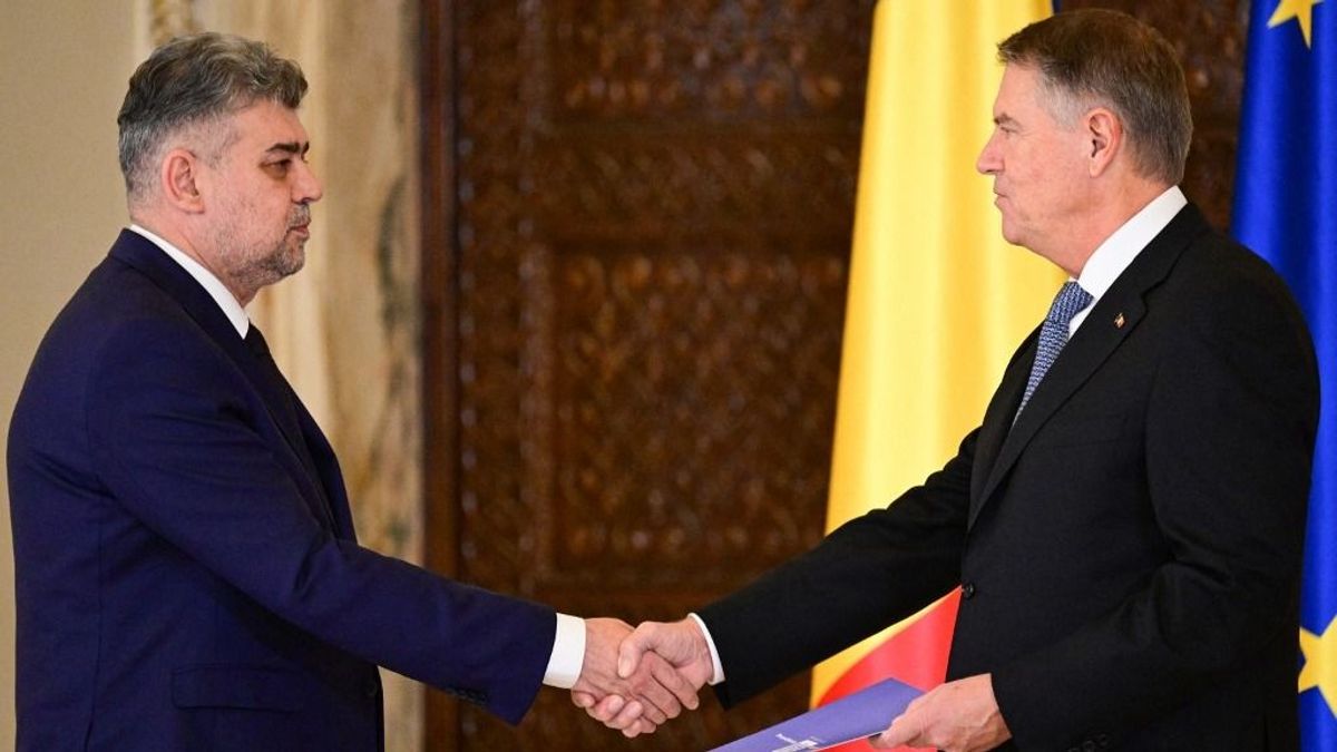 Itt van a románok Gyurcsány-ügye: Klaus Iohannist, Marcel Ciolacut és Nicolae Ciucát 2024 augusztusa óta figyelmeztették, hogy Románia a fizetésképtelenség veszélyével néz szembe a hiány miatt 