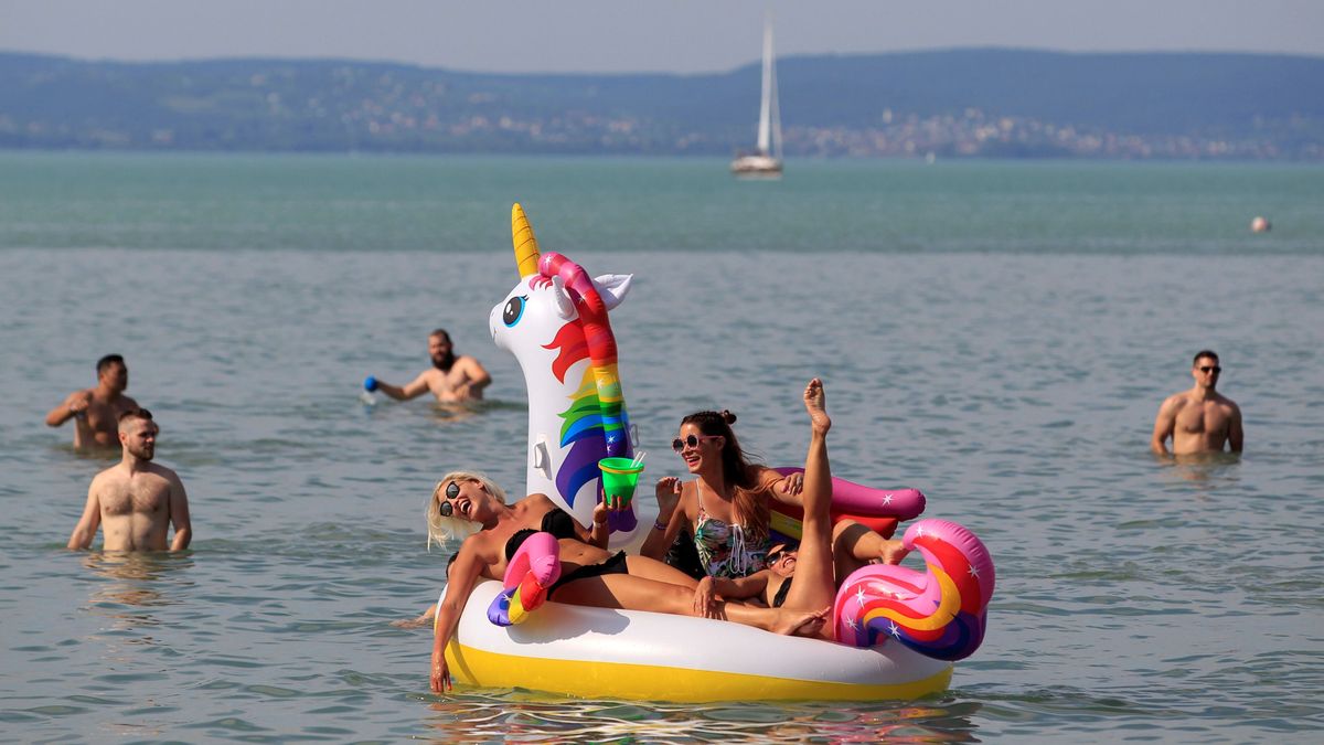 Balatoni turizmus: Abba-szindróma miatt aggódik a szakértő – nosztalgia helyett magas kultúrára lenne szükség 