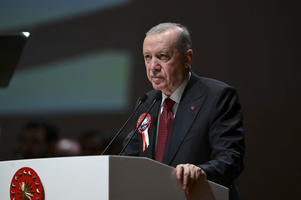 Turkish President Recep Tayyip Erdogan Erdogan és Putyin telefonos egyeztetése: béketárgyalások és Szíria stabilitása a középpontban