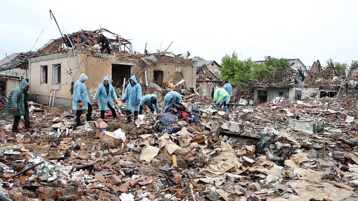 Poljski lovci dvignjeni zaradi ruskega napada na Ukrajino, odpovedana parada v Sankt Peterburgu