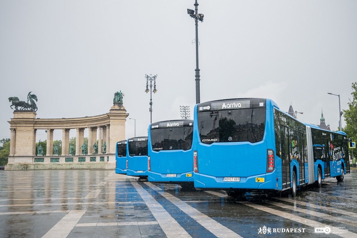 új busz