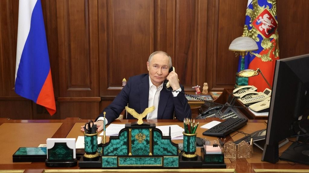 Vlagyimir Putyin orosz elnök és Alekszandar Vucsics szerb államfő telefonon egyeztetett 