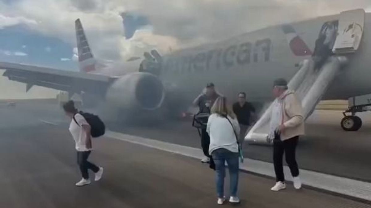 Nem sokon múlt az újabb tragédia: durrdefektet kapott egy repülőgép felszállás közben – videó 