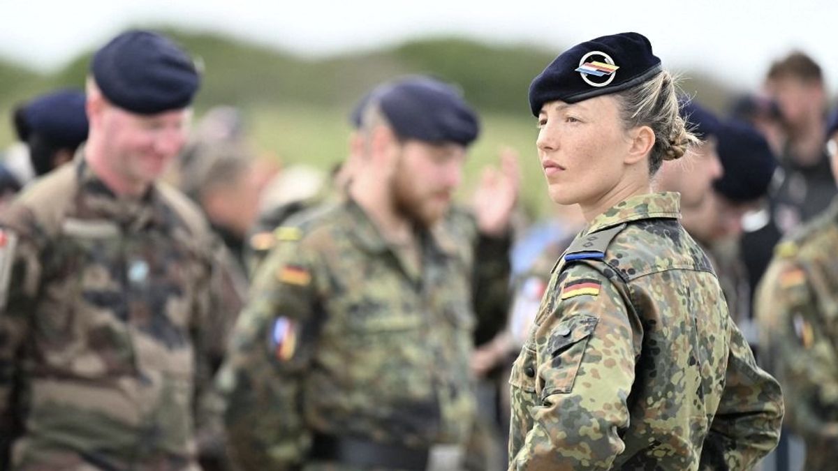 Pánik a német iparban: Ki fog dolgozni, ha mindenki katonának áll? 
