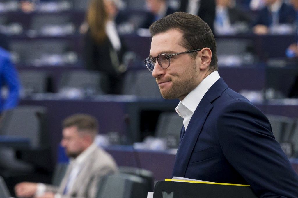Jordan Bardella, Nemzeti Tömörülés
Marine Le Pen
Franciaország, vizsgálat, razzia, razziázás