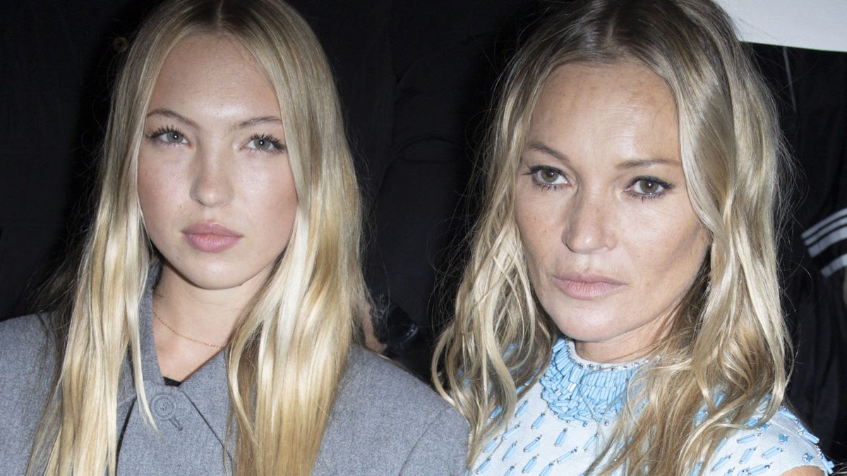 A képen Kate Moss, és a szintén modellként dolgozó, cukorbeteg lánya Lila Moss látható. Forrás: Getty Images