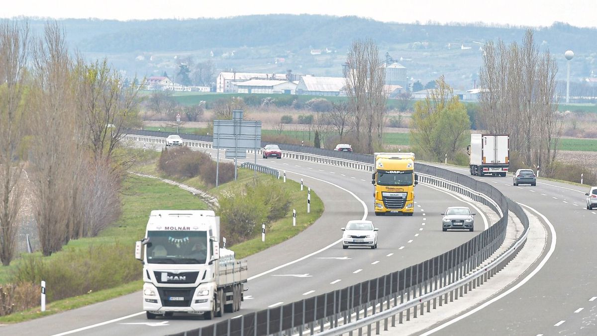 Még több pénzt kér az állam a kamionosoktól 