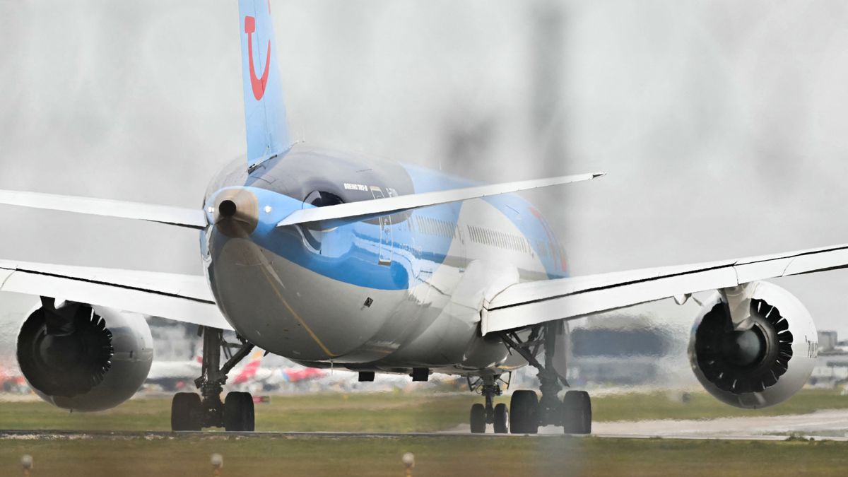 Kiderült mi okozta a tűzet a Heathrow repülőtéren: karbantartás helyett jött a teljes káosz