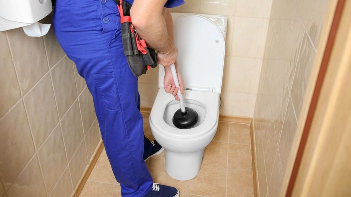Igen jól lehet keresni duguláselhárítással is – derítette ki a NAV: a vállalkozó nem volt boldog ettől 