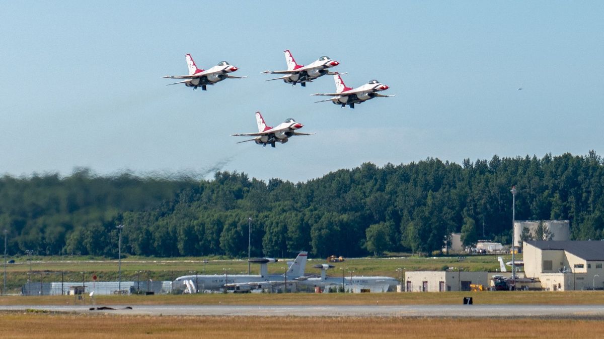 Arctic Thunder Air Show in Alaska Trump-Putyin csúcstalálkozó