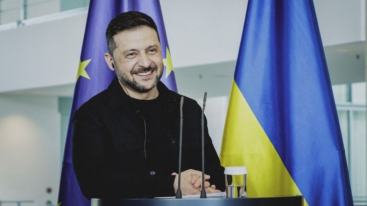 Zelenszkij váratlan győzelmi jelentést tett: az Azov visszaverte az oroszokat Pokrovszknál – ez a valós helyzet a fronton 