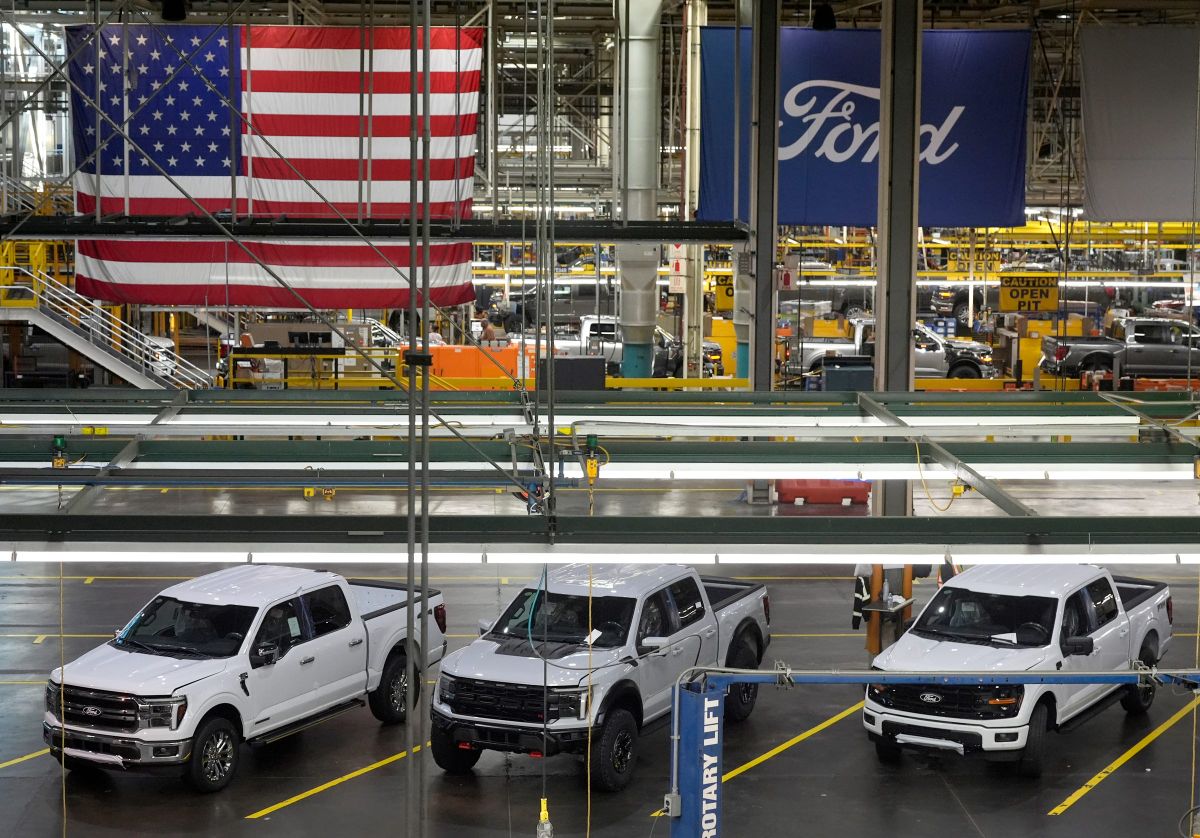 Ford F-150’s at the Ford Motor Company Dearborn Truck Plant in Dearborn on Friday, July 18, 2025.Ford has been taking more Donald Trump rátukmálja amerikai óriásautót a japánokra
