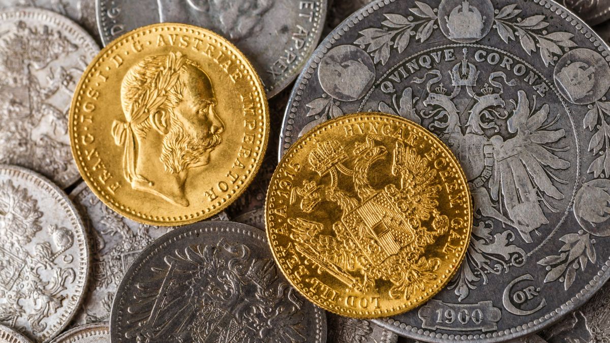 Austro-hungarian,Empire,Or,The,Dual,Monarchy,Gold,Coins,-,Close, középkori érmék