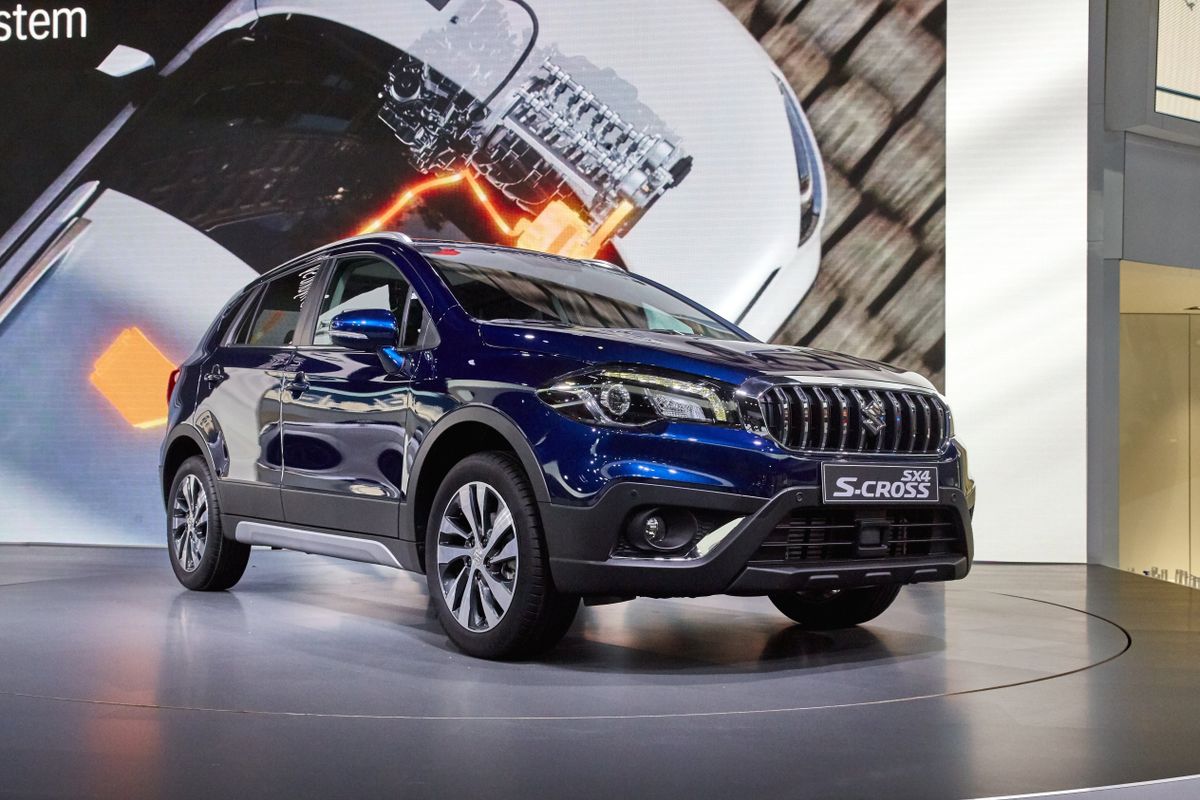 Paris,,France,-,September,29,,2016:,2016,Suzuki,Sx4,S-cross Ezek voltak a magyarok kedvenc autómárkái az első félévben