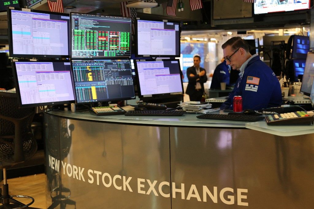 U.S.-NEW YORK-STOCKS-SURGE A gyenge foglalkoztatási adatok és Donald Trump új vámjai nyomják a piacokat