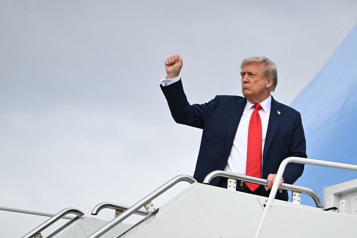 Donald Trump elnök
Amerikai Egyesült Államok USA