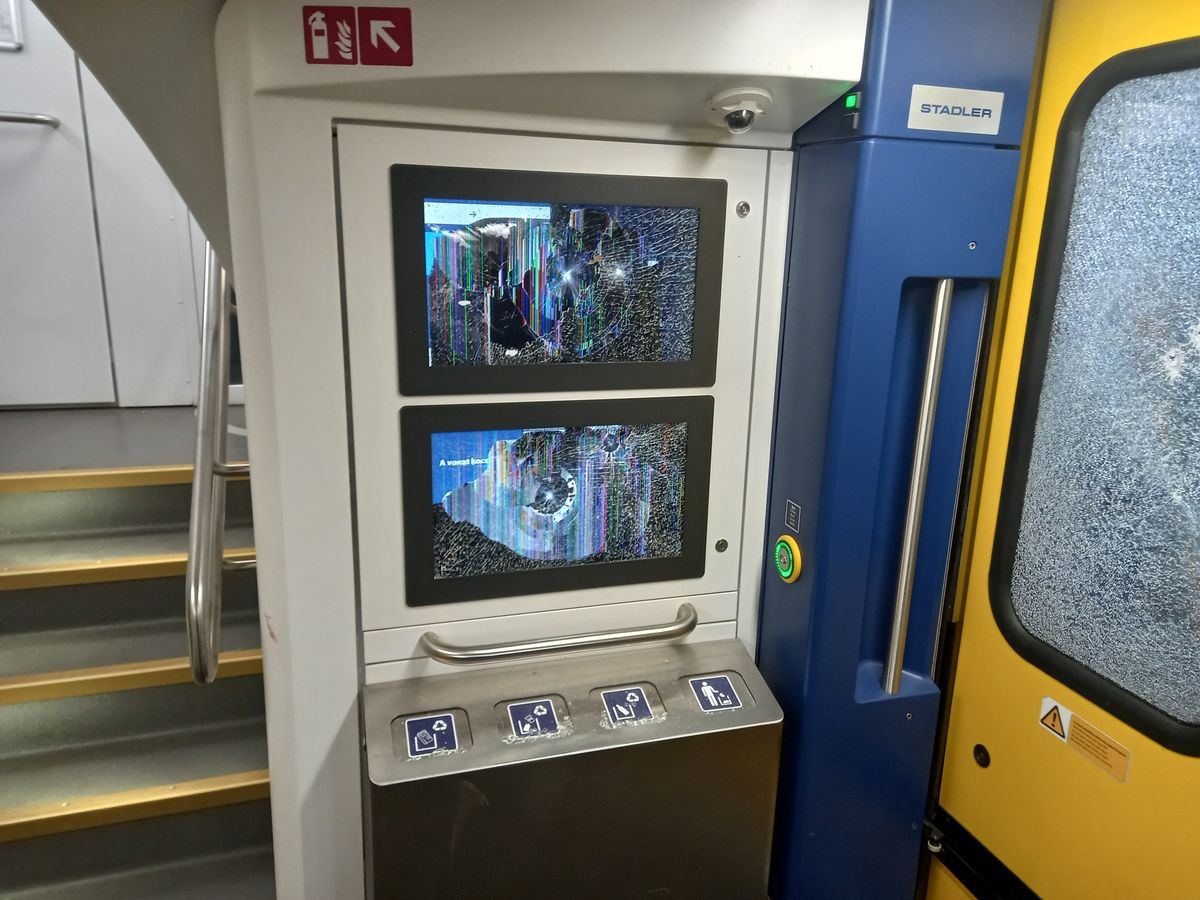 MÁV
