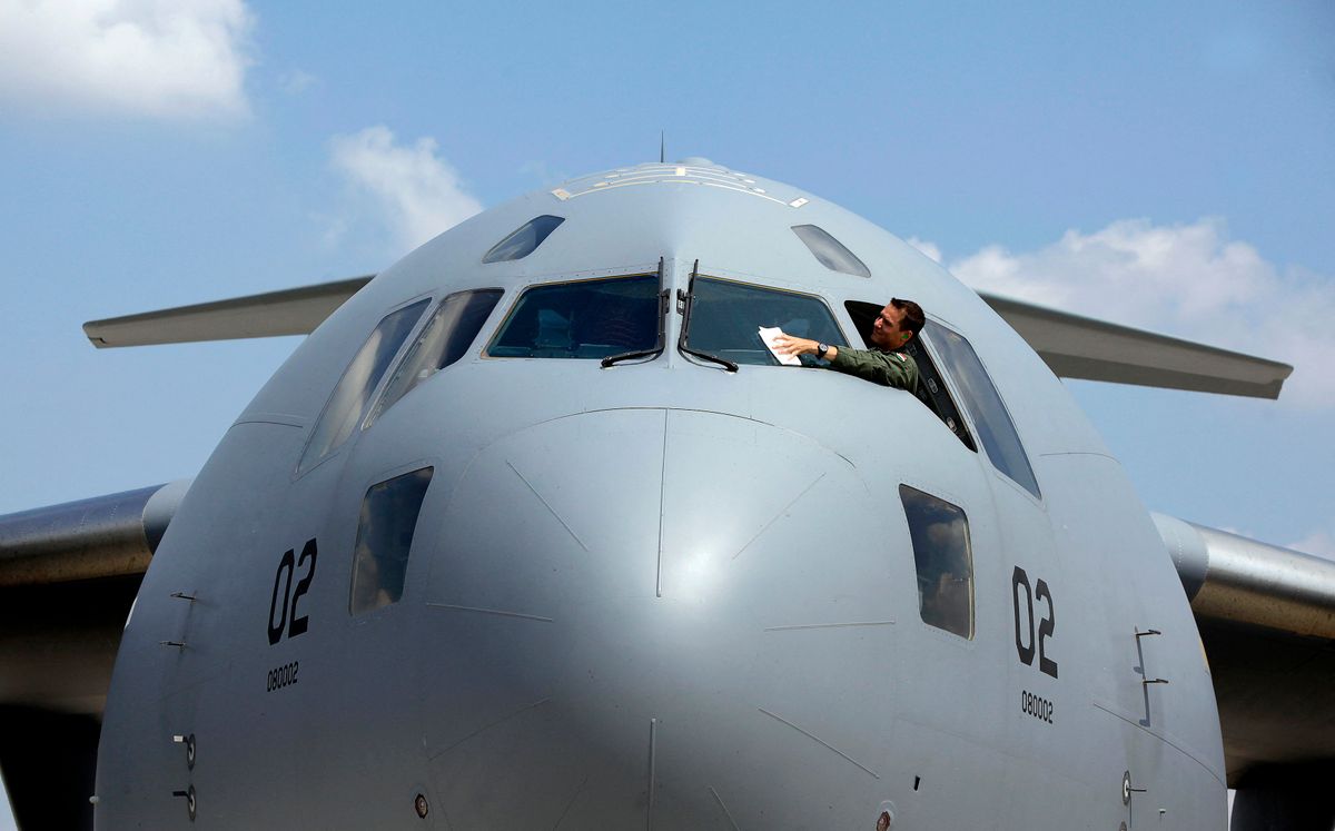 Figyelmeztetést adtak ki a Balatonnál: amerikai katonai óriásgép érkezik – videón a C–17-es