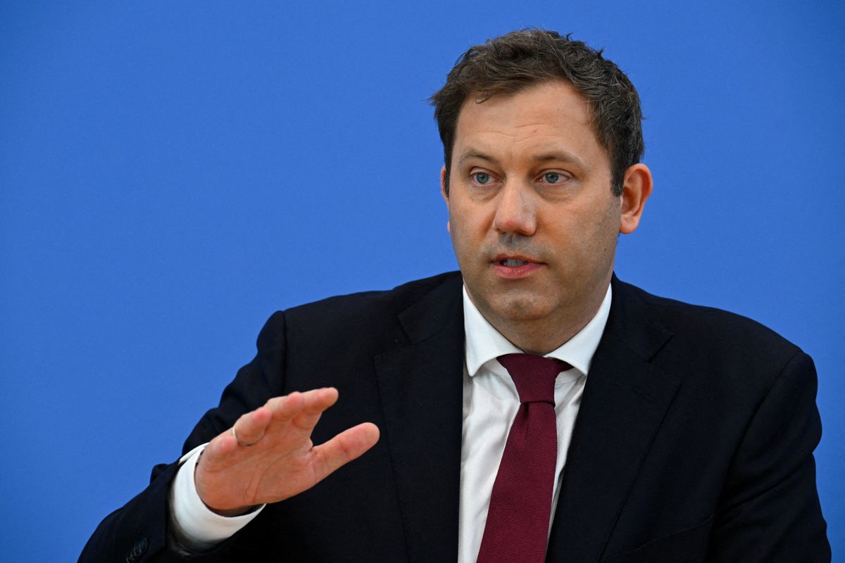 Németország nyíltan ellentmond Donald Trumpnak FILE PHOTO: German Finance Minister Klingbeil presents budget for 2026